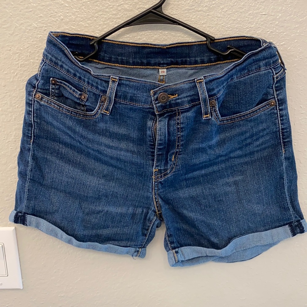 Super stretchy dark blue Levi’s jegging shorts